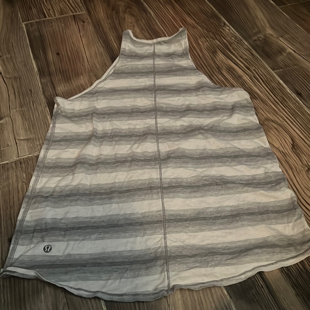 Lululemon tank